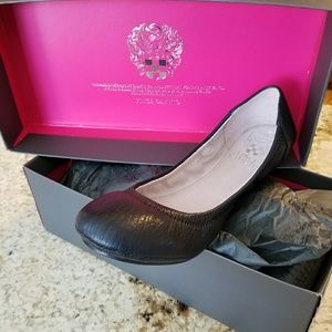 Vince Camuto ballet flats 7.5